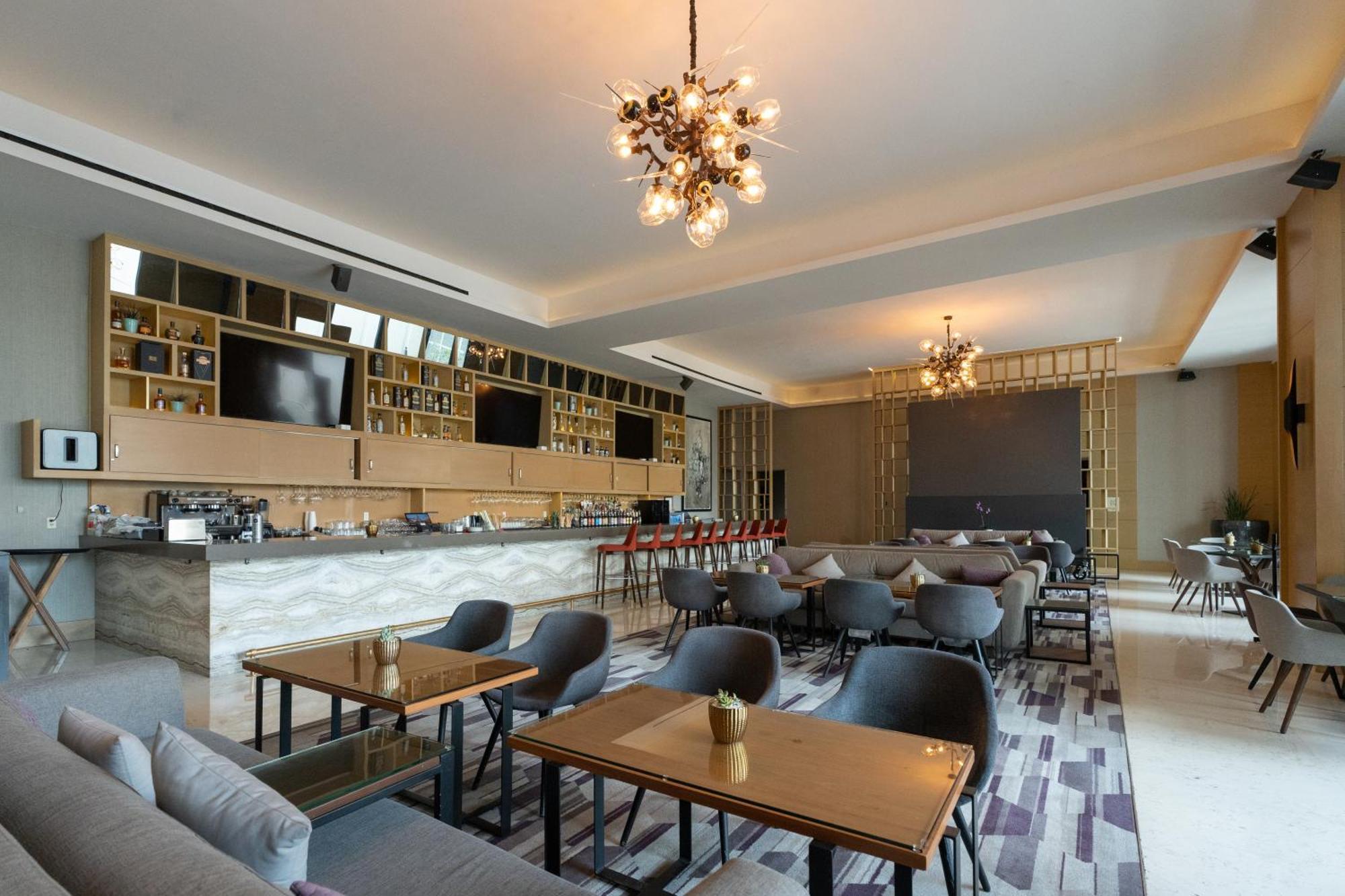 Hyatt Regency Andares Guadalajara Hotel Zapopan Exterior photo The lounge at KLIA